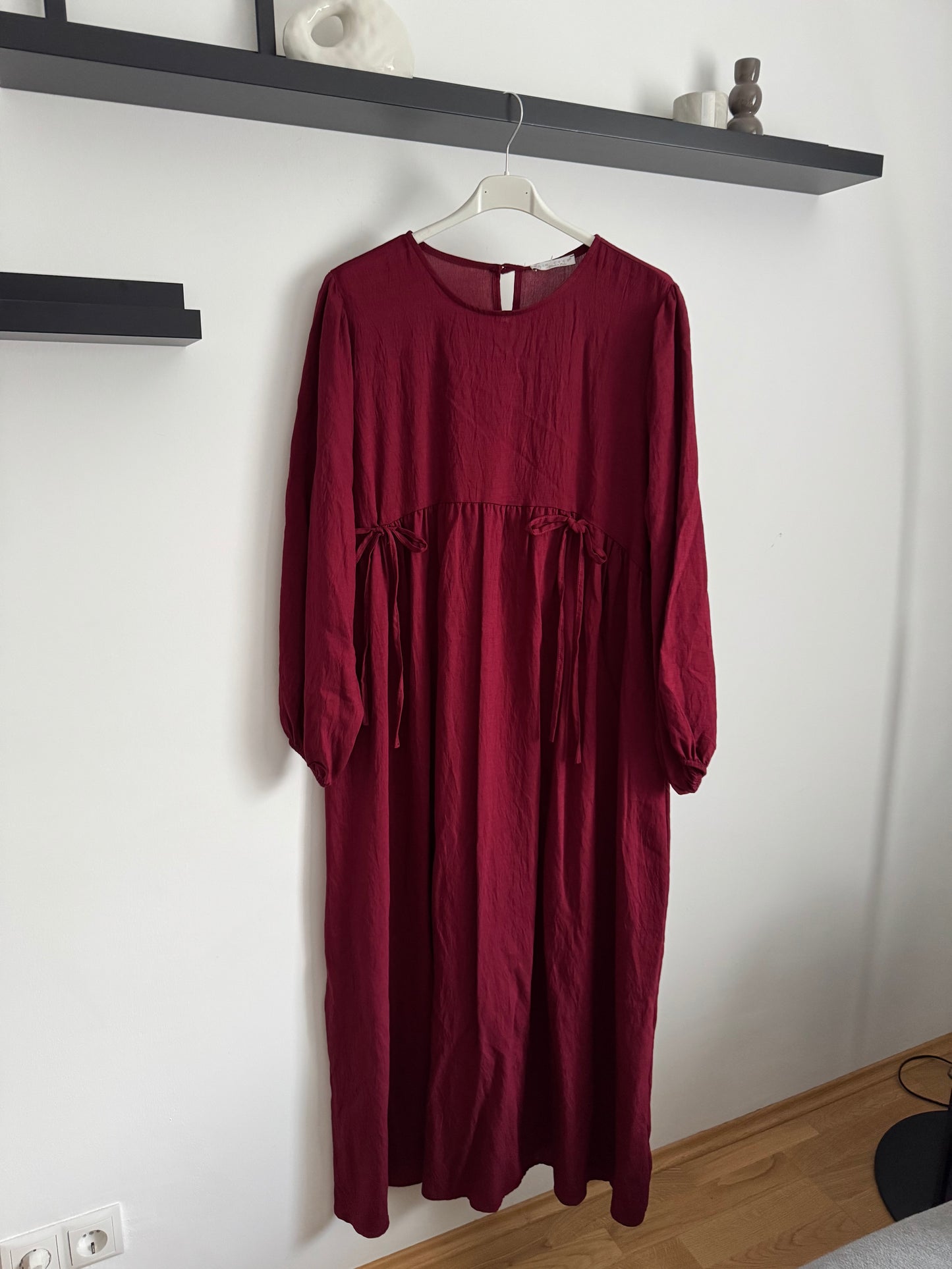 Suna Kleid rot