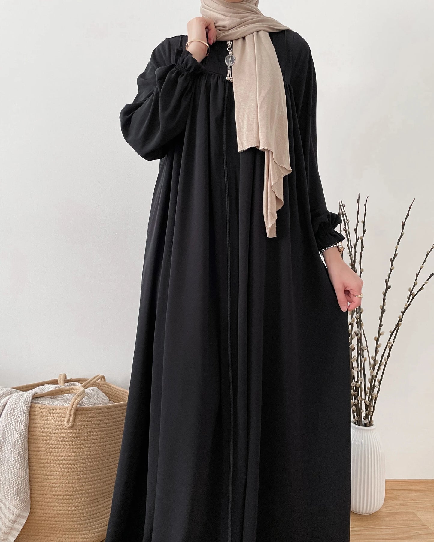 Schwarze Ferace Kleid Übergröße