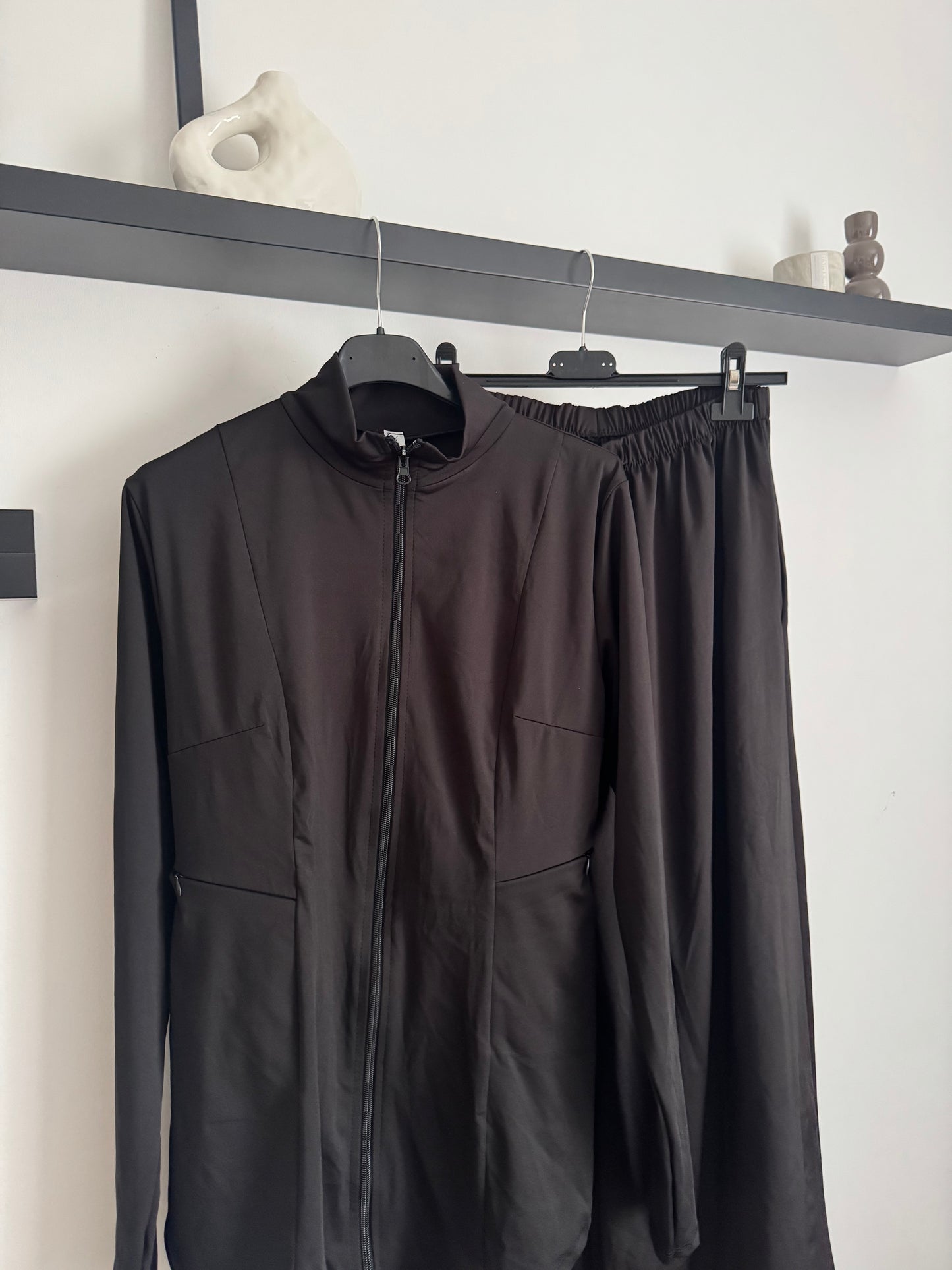 Trainingsanzug mit Zip schwarz