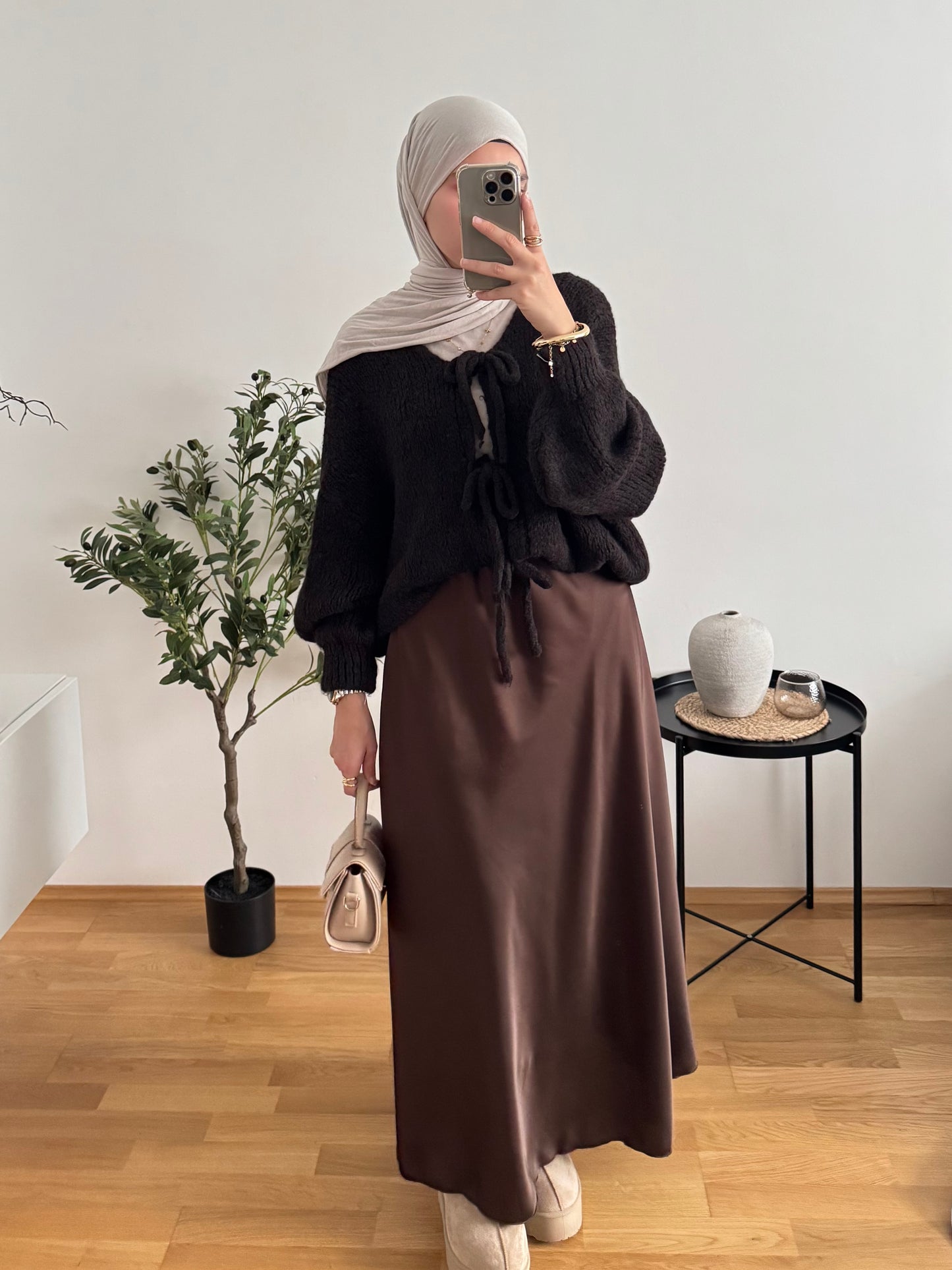 Outfit mit Woll Cardigan braun