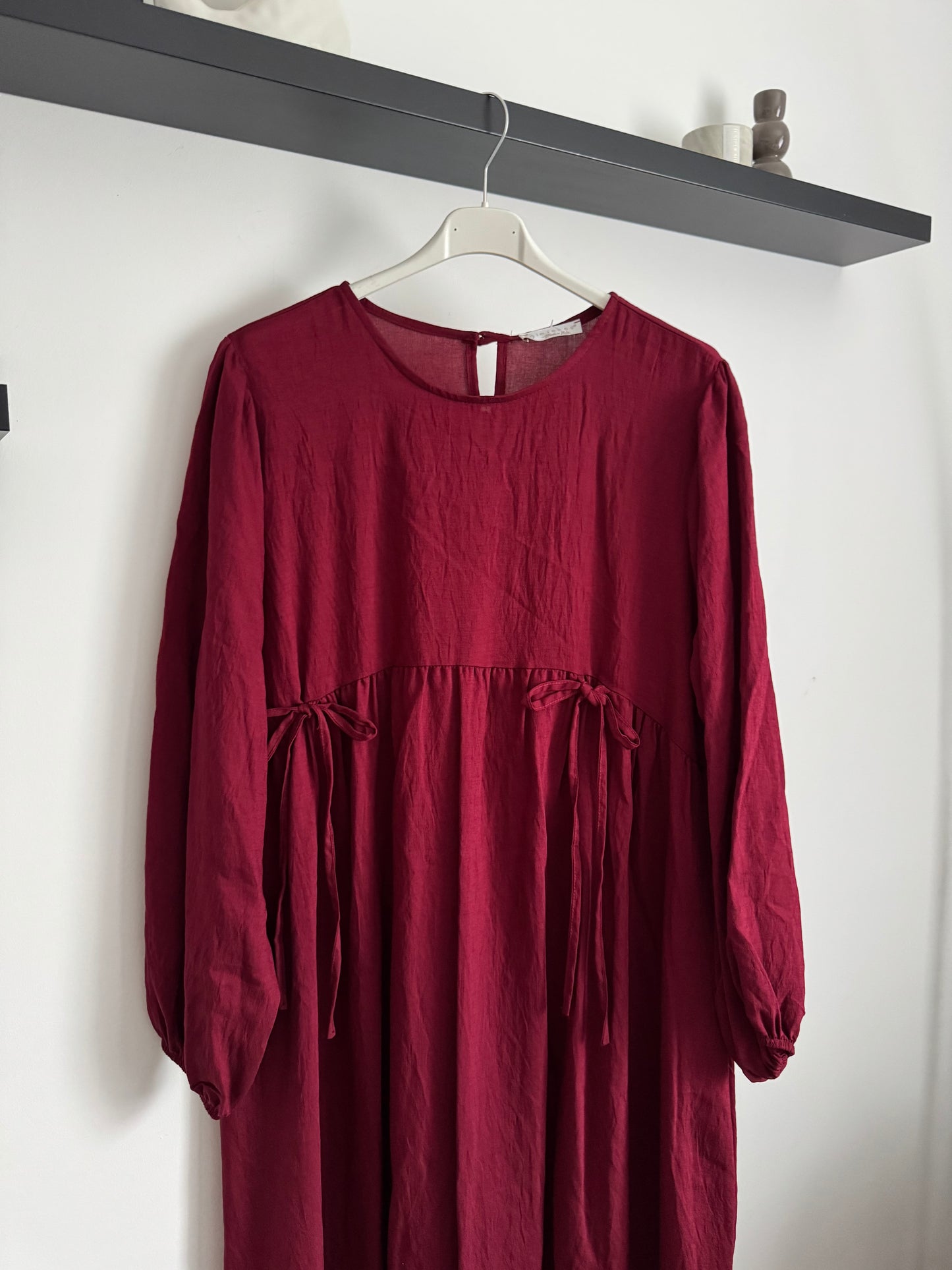 Suna Kleid rot