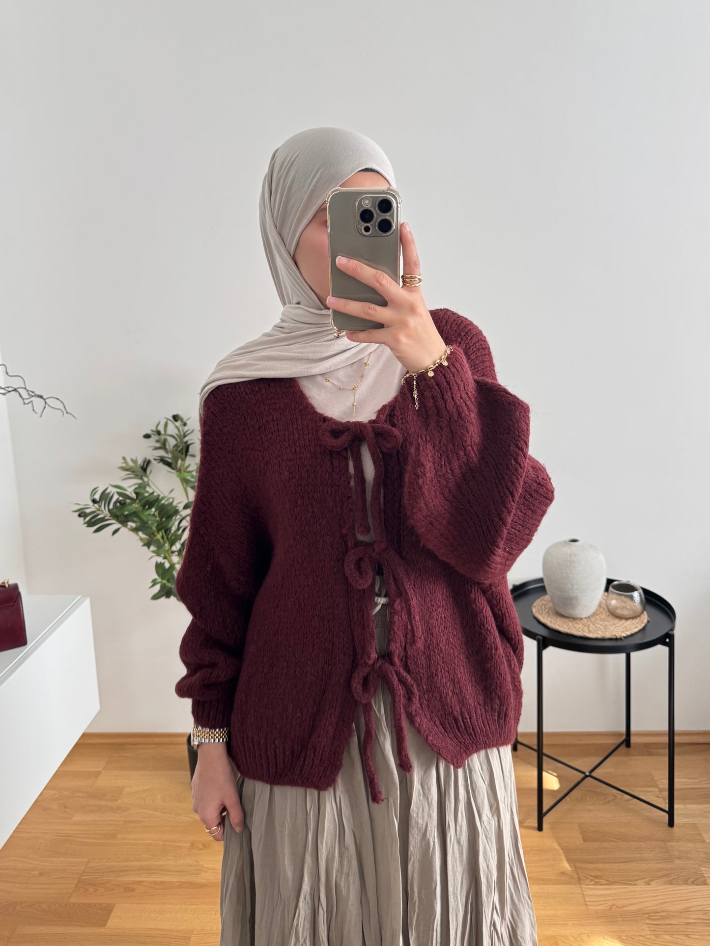 Outfit mit Woll Cardigan bordeaux