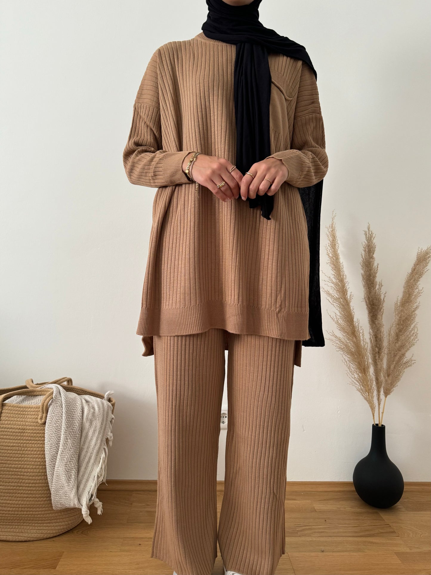 Ceyda Strick Zweiteiler beige