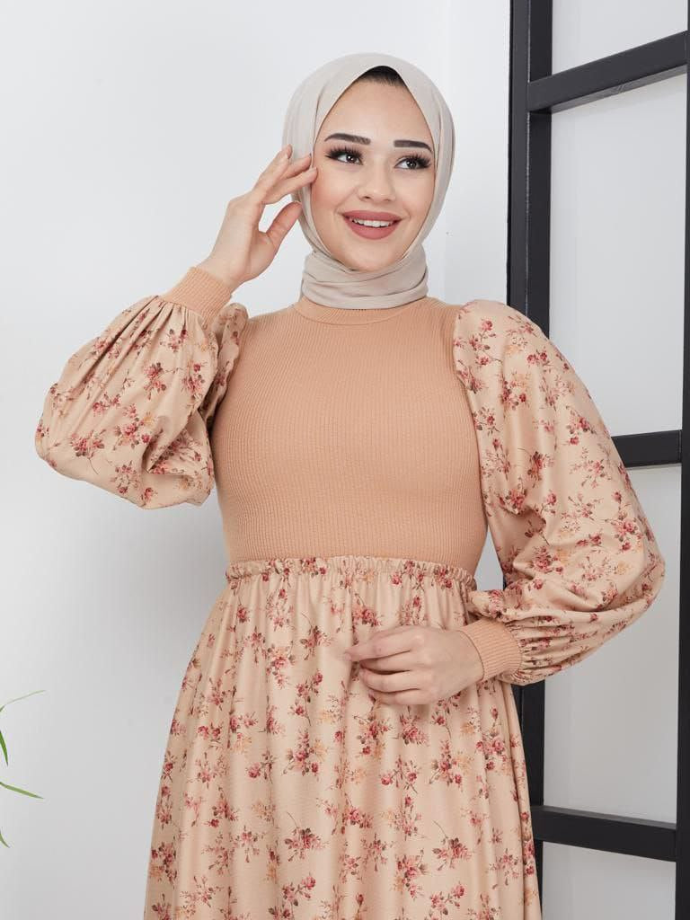 Kleid mit Strick creme