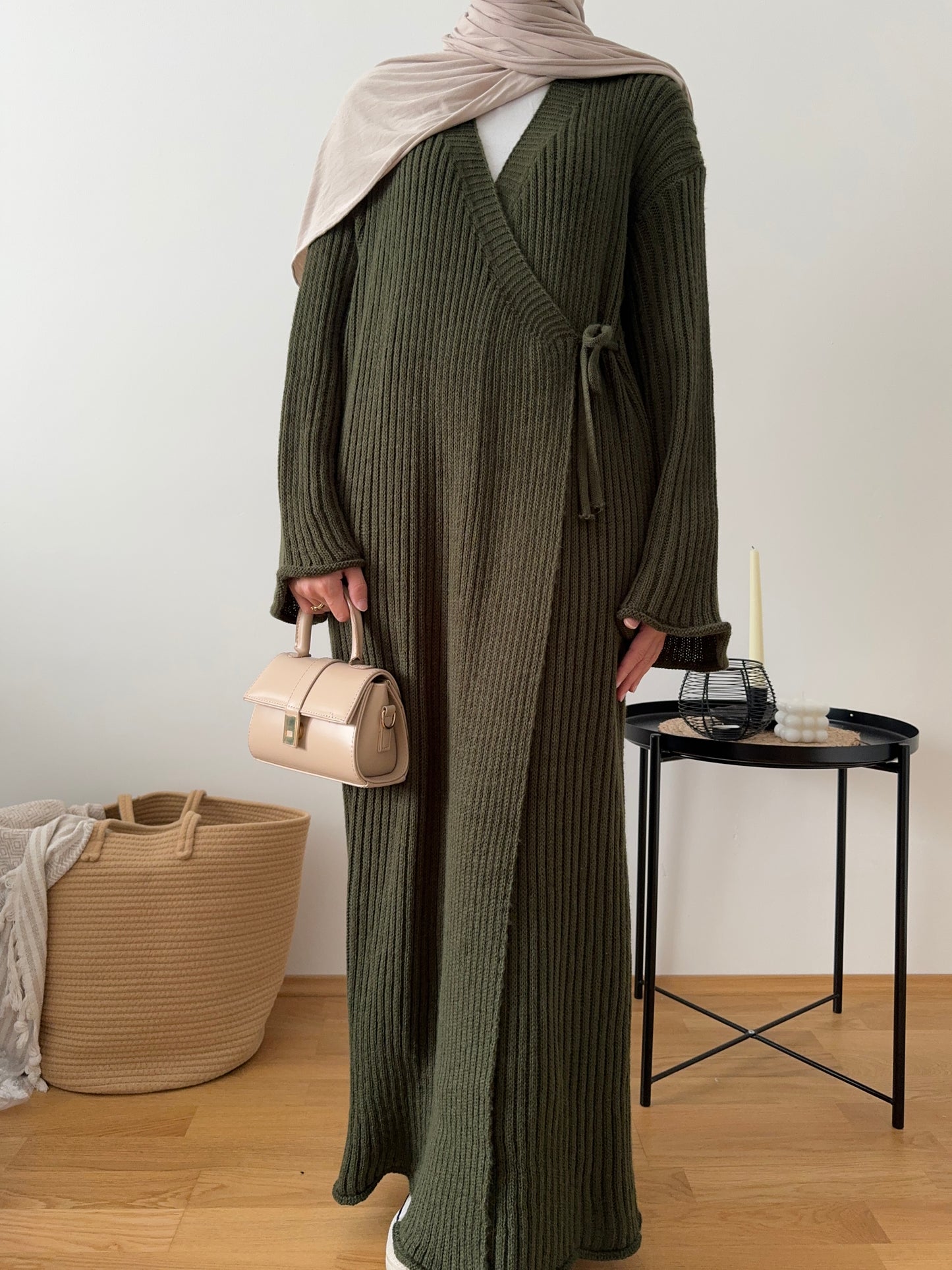 Isra Strick Kleid in Wickel-Optik khaki