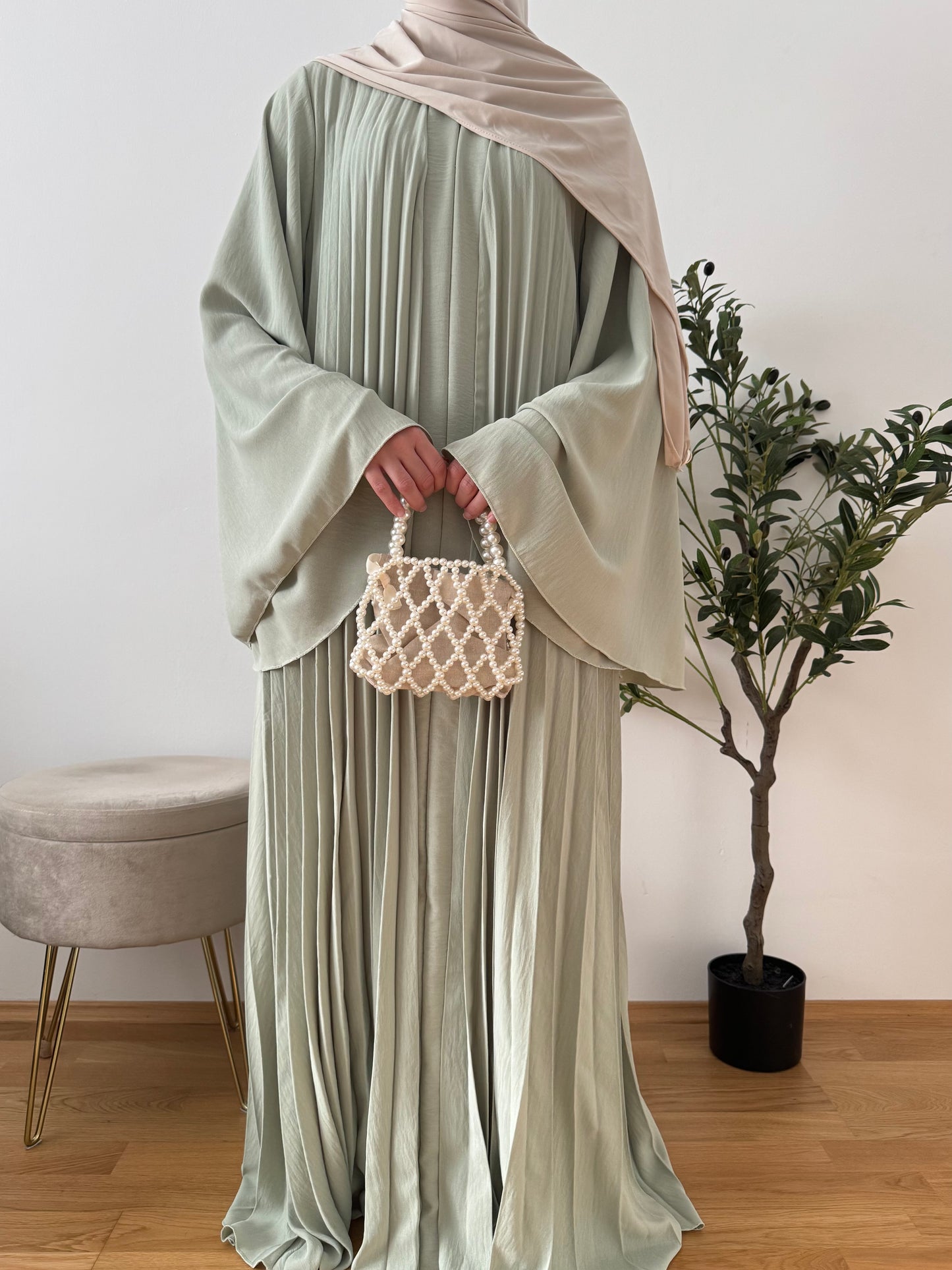 Ikra Abaya mint
