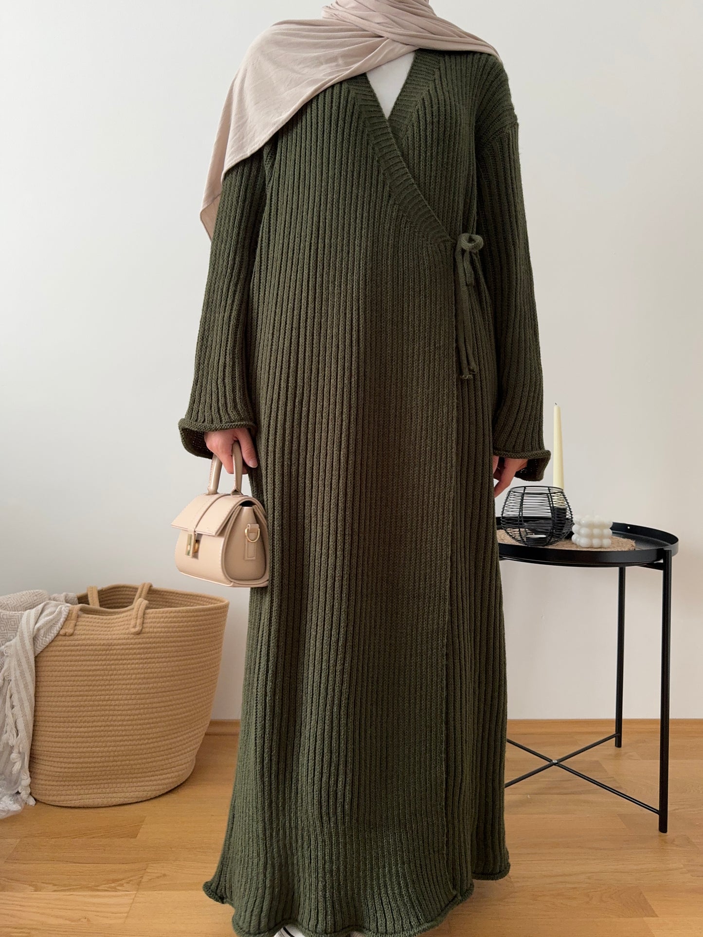 Isra Strick Kleid in Wickel-Optik khaki