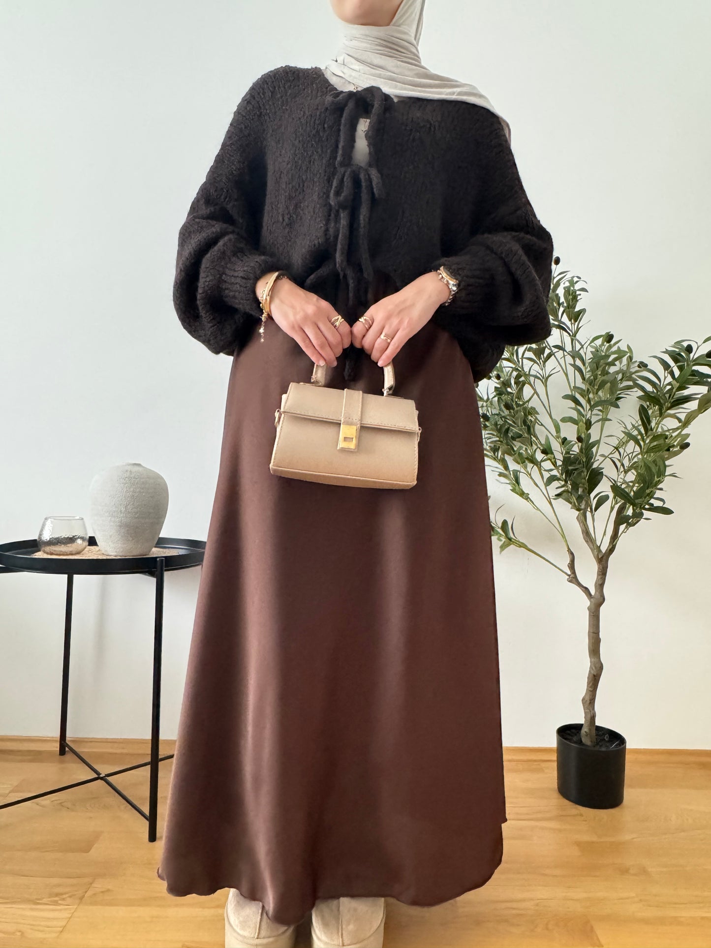 Outfit mit Woll Cardigan braun