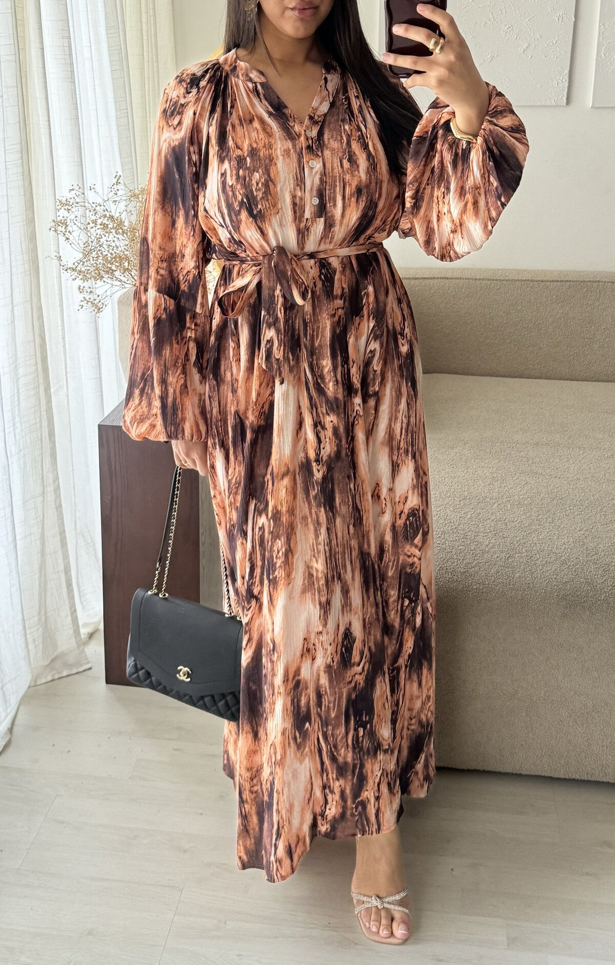Nora Kleid braun