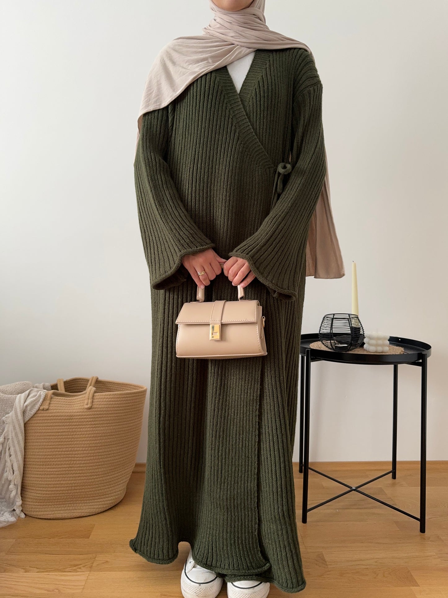 Isra Strick Kleid in Wickel-Optik khaki