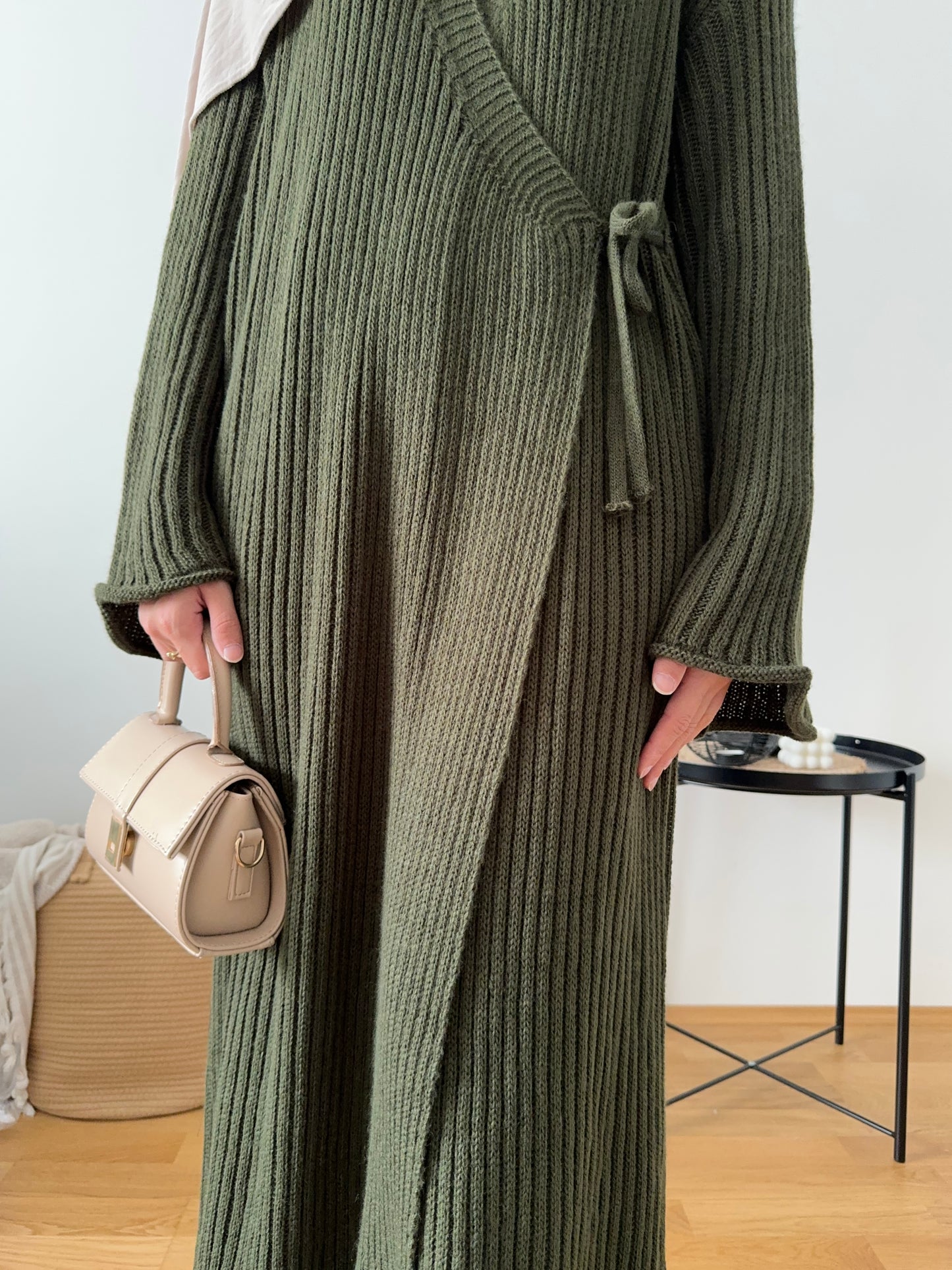 Isra Strick Kleid in Wickel-Optik khaki