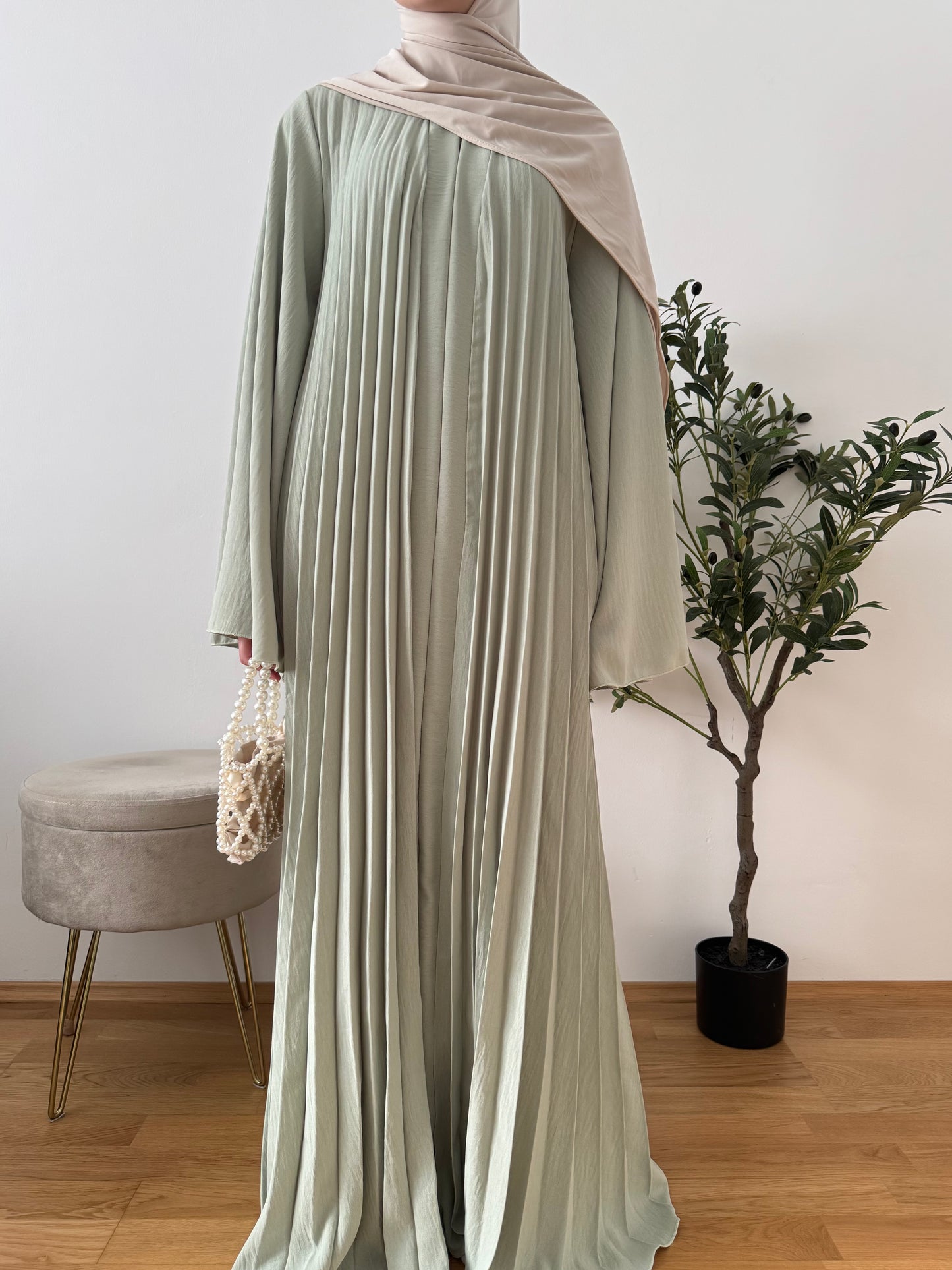 Ikra Abaya mint