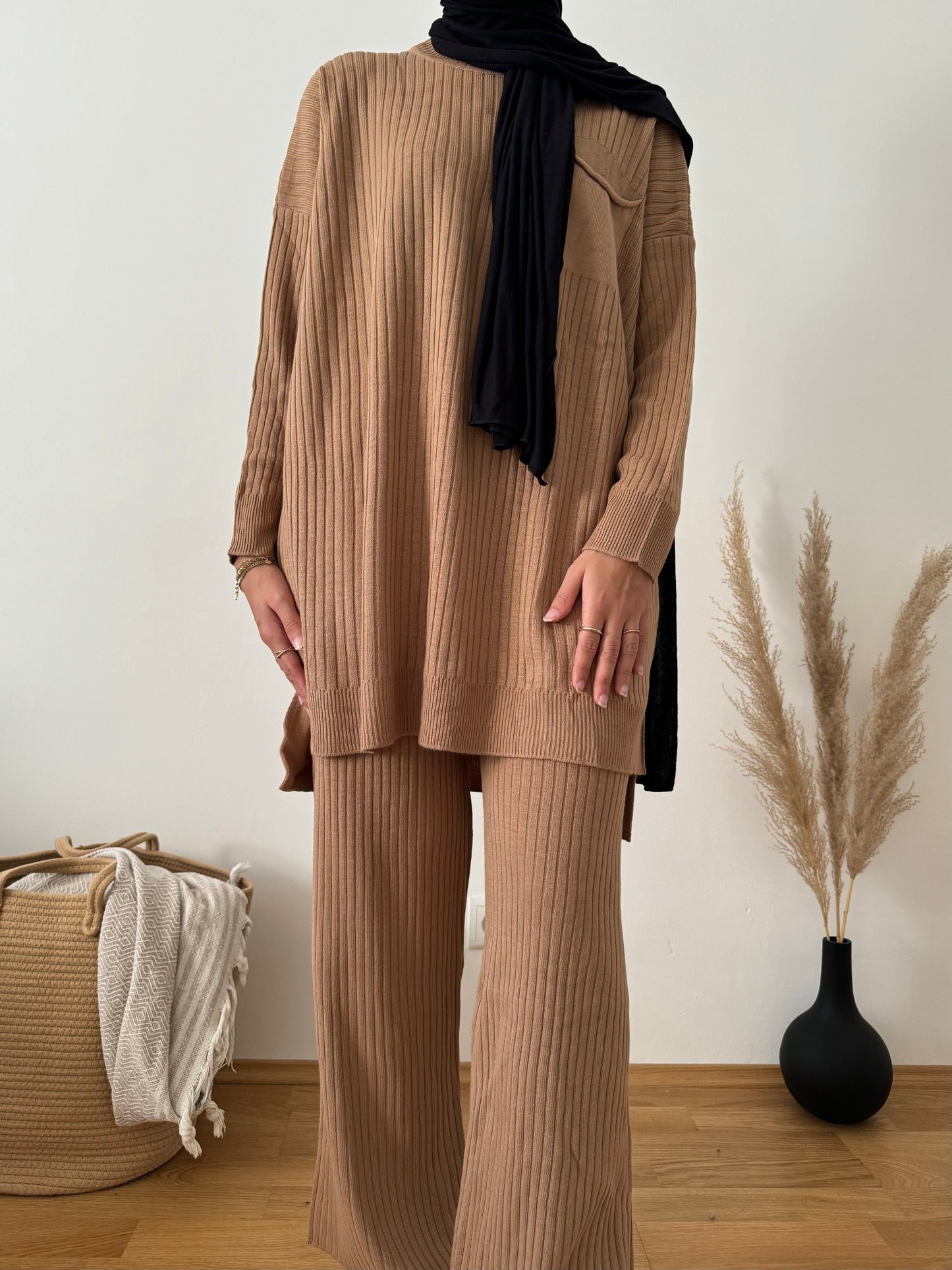 Ceyda Strick Zweiteiler beige