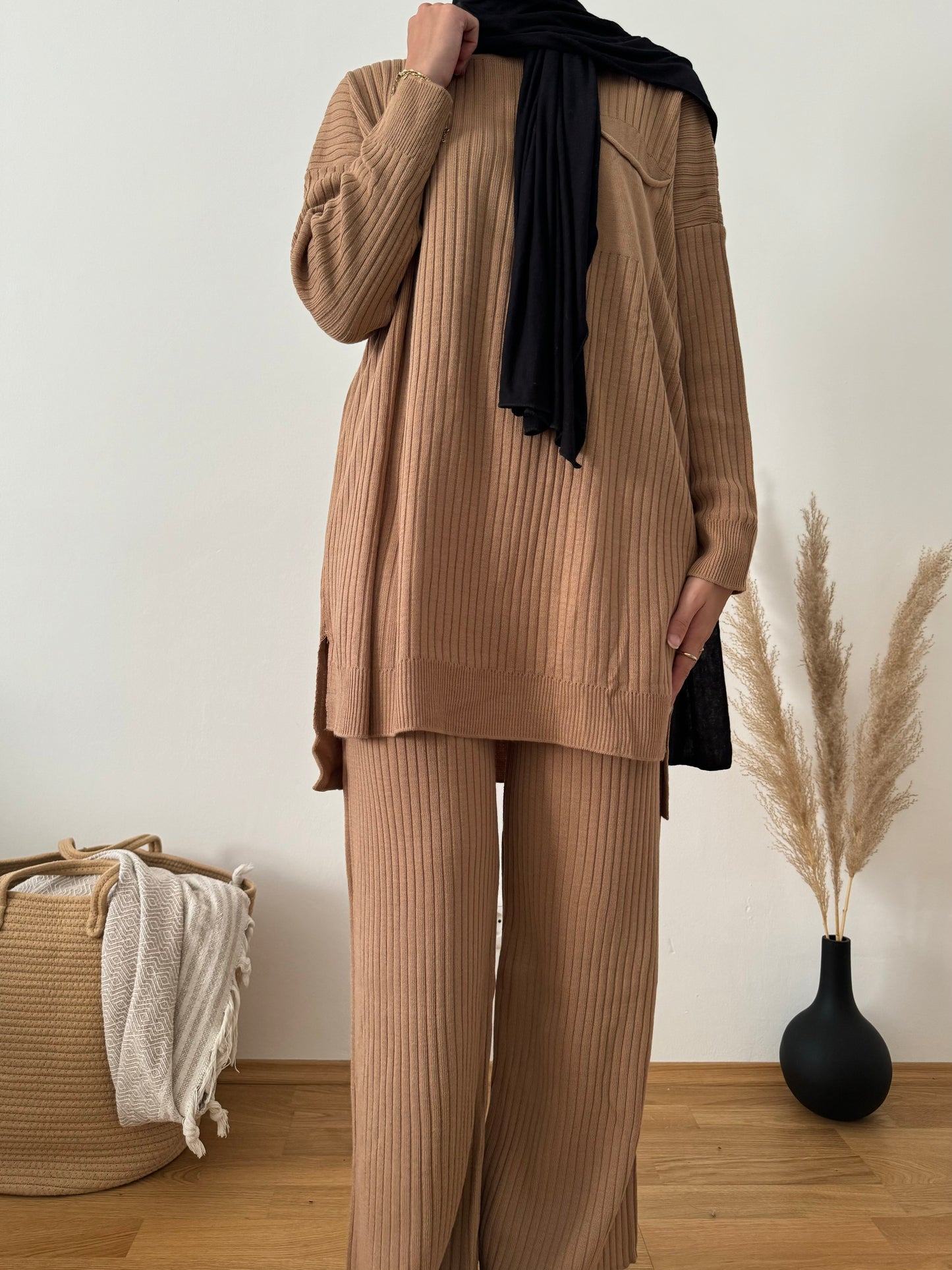 Ceyda Strick Zweiteiler beige