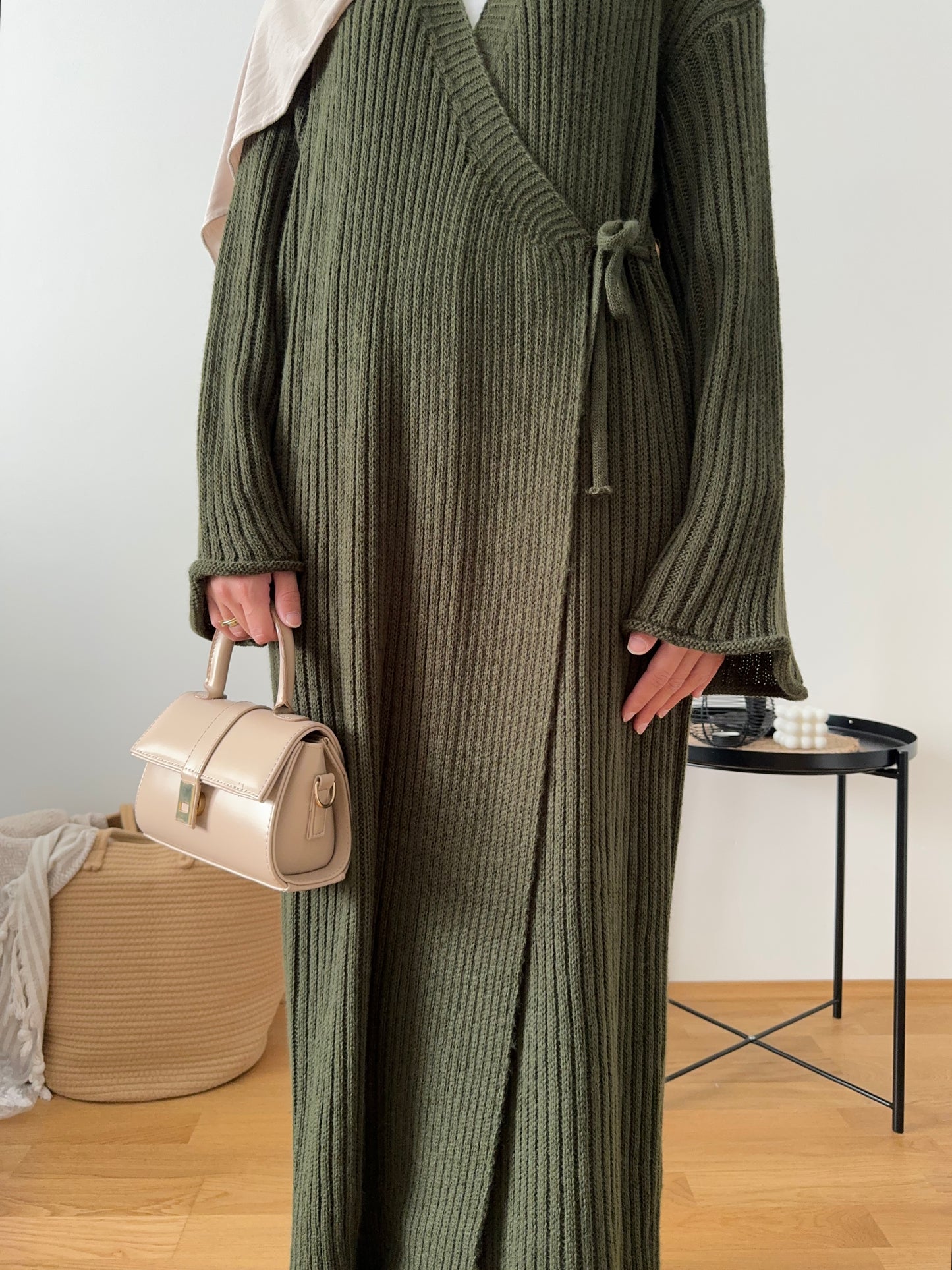 Isra Strick Kleid in Wickel-Optik khaki